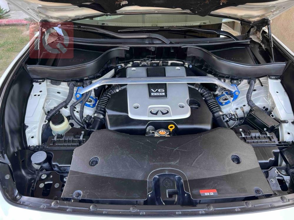 انفنتي QX70